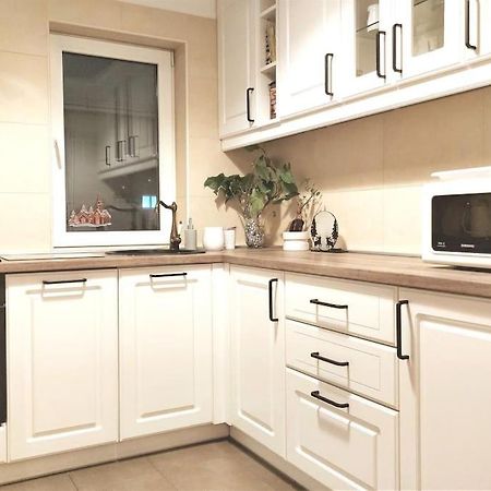 Cosy Boutique 61 Sqm Apartment - Private Parking - Ten Blocks Residence 부쿠레슈티 외부 사진
