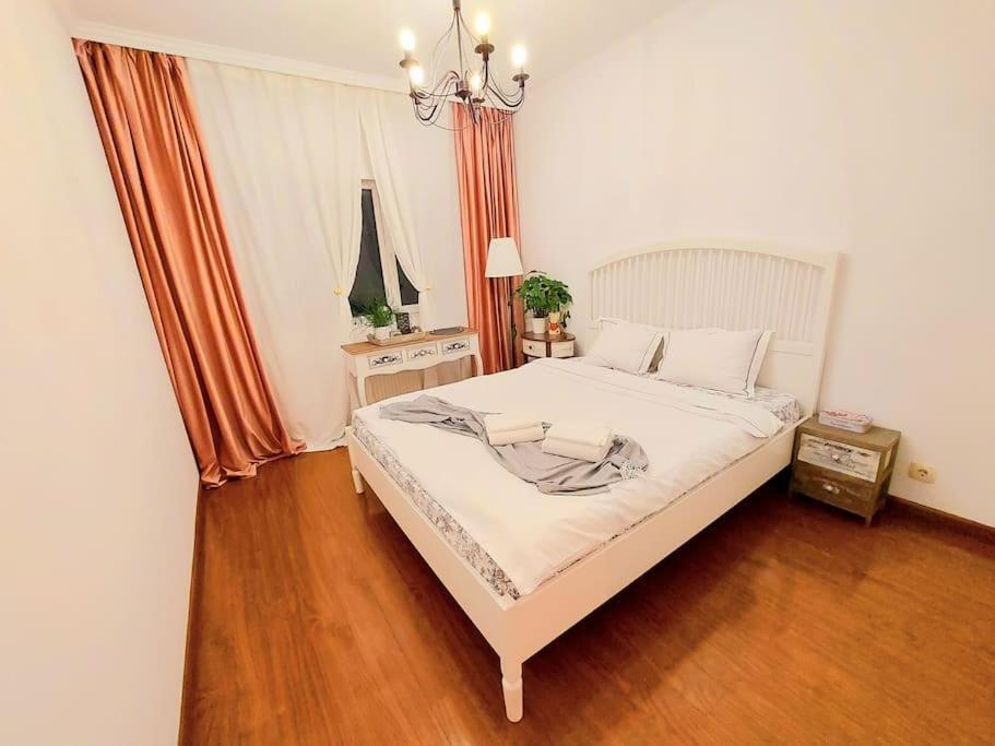 Cosy Boutique 61 Sqm Apartment - Private Parking - Ten Blocks Residence 부쿠레슈티 외부 사진