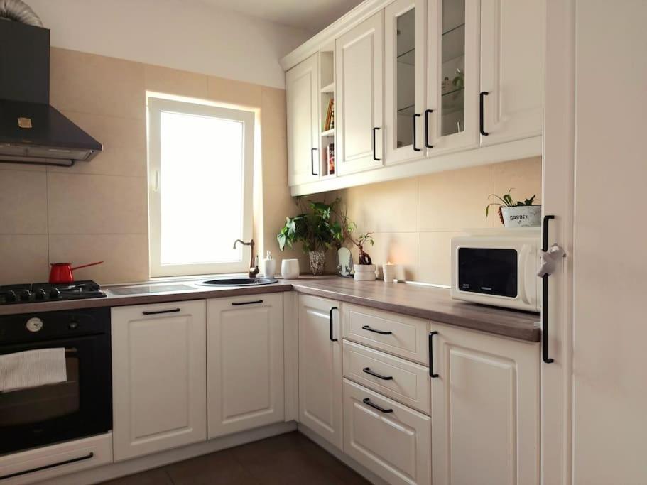 Cosy Boutique 61 Sqm Apartment - Private Parking - Ten Blocks Residence 부쿠레슈티 외부 사진